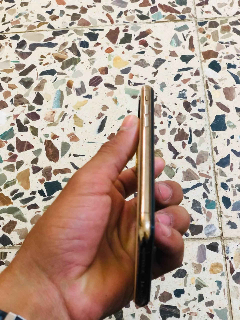 ١١برو للمراوس فقط شعندك نزل
مكانه رمادي خمسه كيلو

***********
