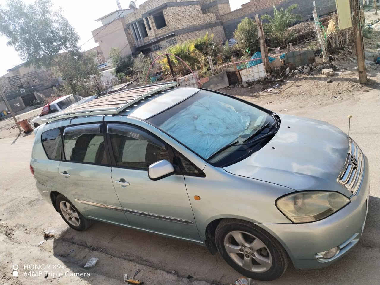 السلام عليكم
سياره أبصم لون اخضر غير محدد خصوصي 
موديل2003 توو ويل اصل 
مكفوله من العيب الشرعي والضربه القوي
رقم  ذي قار بسمي تحويل ثاني يوم 
 داخله بيجي 
مكينه وگير  خير من الله
 7 راكب
 السياره نظيفه وجاهز من كلشي
حداديه 80/100تايرات زينات 
كهربائيات كلهاا شغاله لايتات سكنات كله شغال
دوشمه كشنات سماعات كلشي شغال دواخل كله نظيف  تبريد  شغال
تبريد 3 قطع
#السعر 120  وبيه مجال قليل 
مكاني ذي قار/الشطره
خاص مفتوح 
رقمي ***********

نص مكتوب في الصور:
- HONOR X9a 64MP Triple Camera
- HONOR X9a
- 64MP Triple Camera
- O HONOR X9a