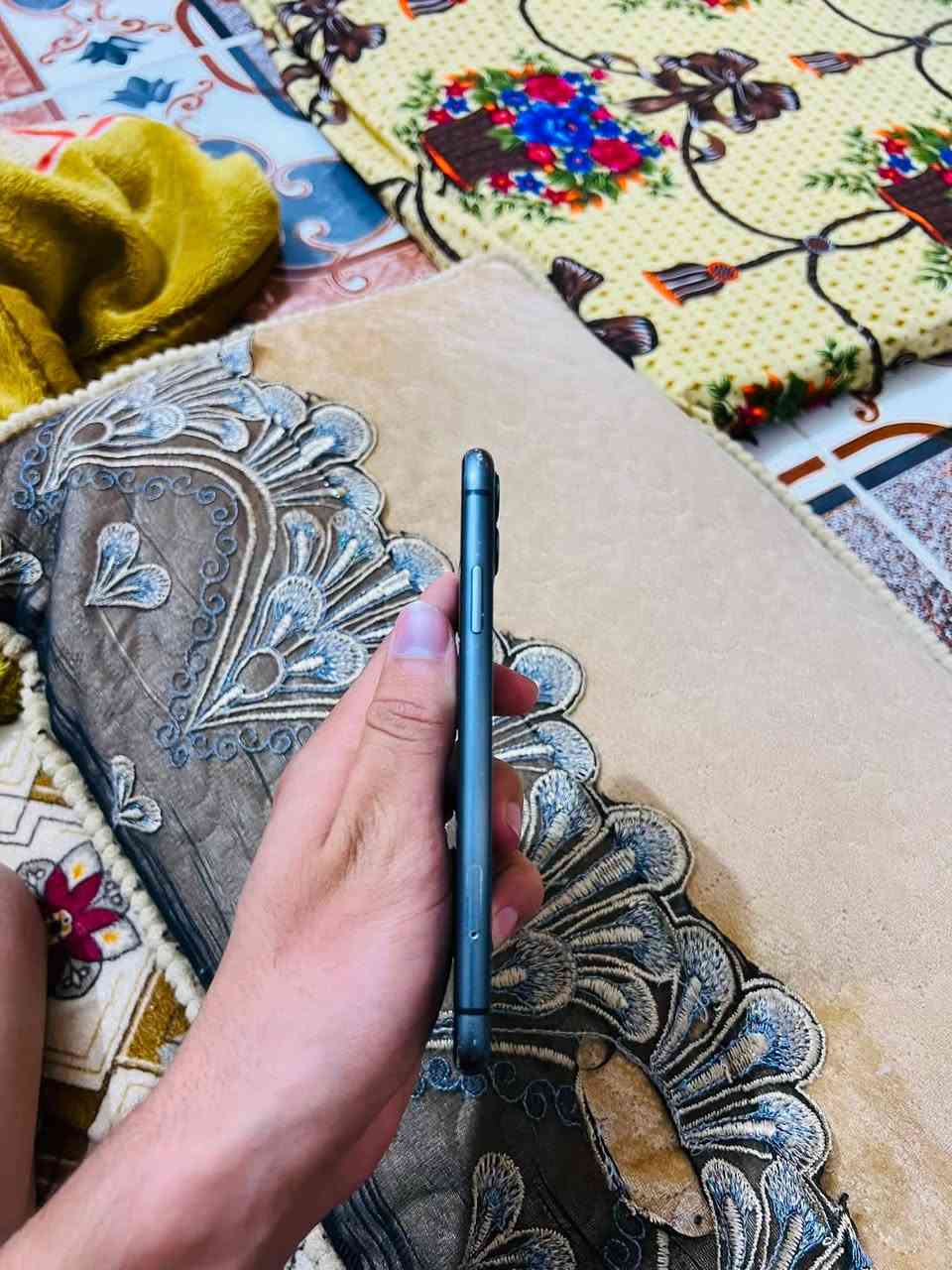 سلام عليكم ايفون 11 عادي للبيع ذاكره 128 بطاريه 73 شريحه ما تشتغل وفيس ايدي متوقف  وبأقيي جهاز كله شغال  من كامرات من سماعات كله شغال  من خذيته حسب حجي راعيه ما مفتوح مكاني بصره قرنه ***********
