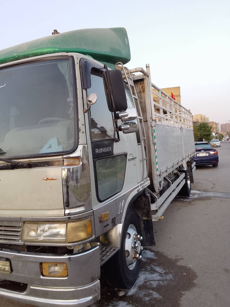 سلام عليكم 
هينو طيره سبعين عادي موديل 98 الطول 6 سياره جاهزه خير من الله رقمه بغداد السياره باسمي تحويل ثاني يوم  مكانه بغداد سعره خاص *********** شراي اتصل وبيك وتدلل
