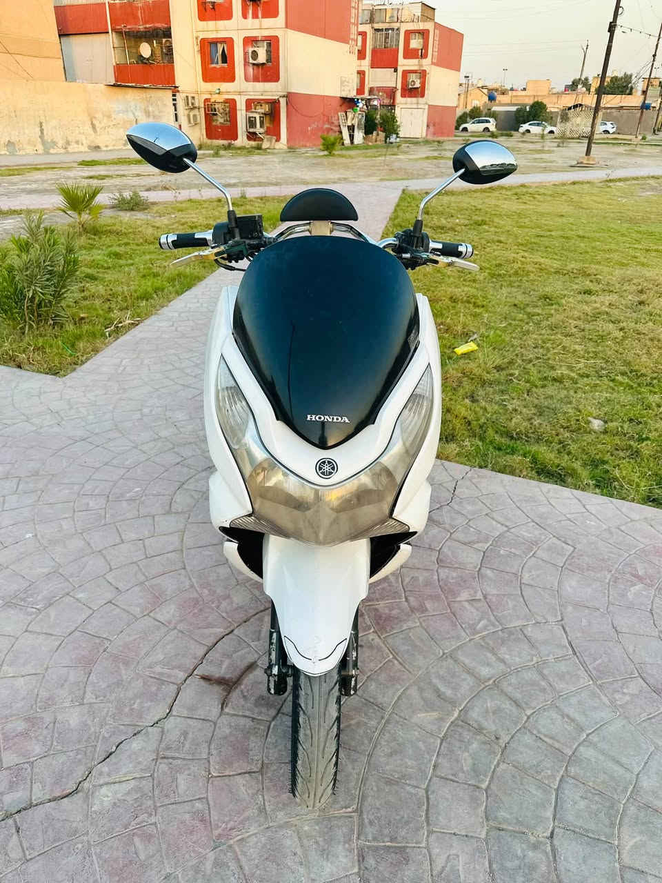 سلام عليكم PCX جيل اول ياباني🇯🇵مكينة 150 كفالة عامة مكينة ناعمة وخرسة حساس ازدحام ستان كهربائي كهربائيات كلها شغالة نظيفة وجاهزة وخير من الله مكاني بغداد وهذا رقمي *********** السعر مليون و400 بيها مجال للطيبين
