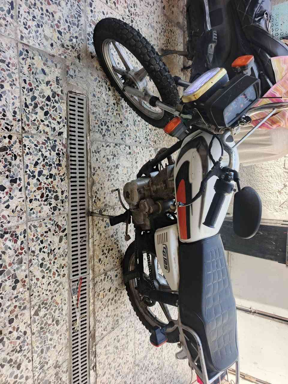 دراجه خمسه كير بدون اوراق دراجه جاهزه وحلوه وين متريد تاخذك سعره 450 بغداد الشعله ***********
