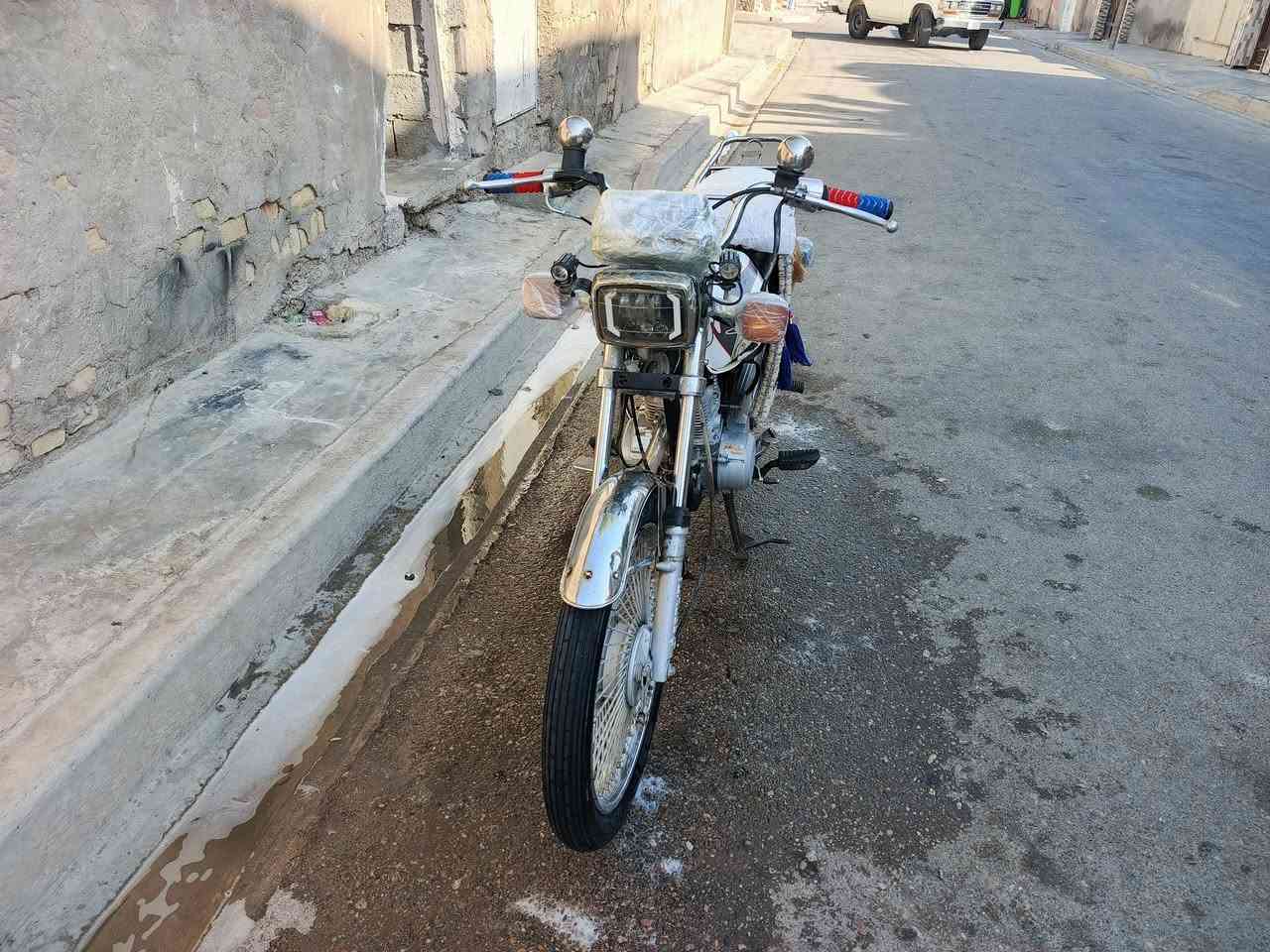 ماطورر تايكر موديل 2021 ماطور خير من الله شلعه ومعدل فوول ورقه كارتونيه كهربائيات شغاله ماطور مابي نقص بس يدخن السعر 300 وبي مجال بسيط مكاني بلدروز هذا رقمي *********** الموشراي خل يعبر المنشور ولا يخابر ولا يدوخني ولا ادوخه والشراي بي خير ويدلل يتصل ع رقم
