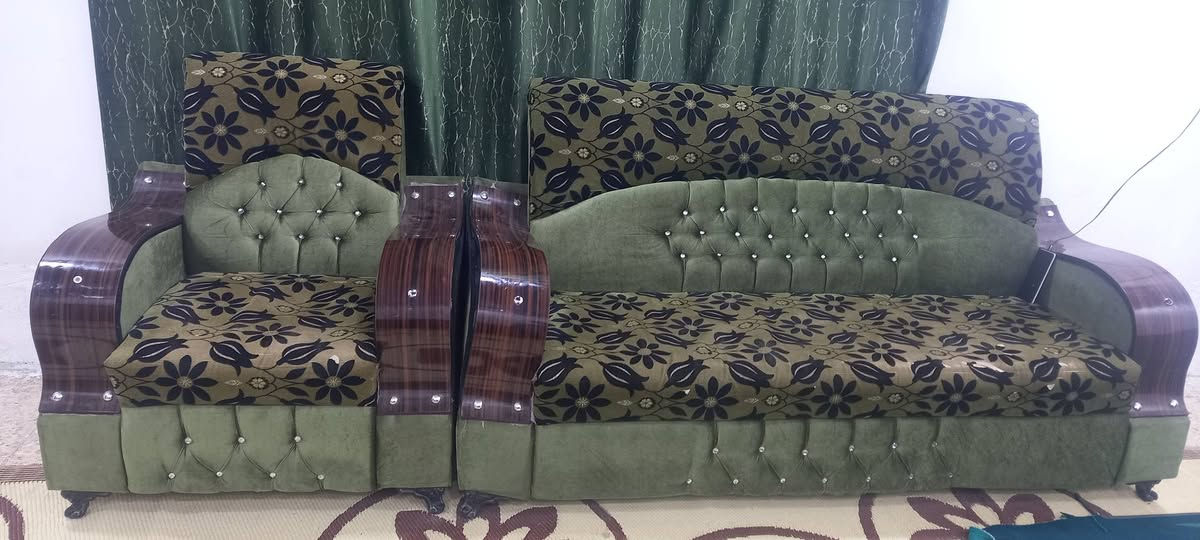 تخم مستخدم 10 نفرات مع طبله زجاج كبيره سعره 350 وبي مجال رقمي ***********
