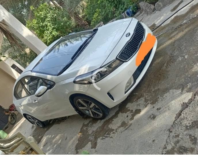 سلام عليكم 
سياره سيراتو موديل 17 بيه بارد بل باب خلفي من جهة السكن و الهلال جملغ خلف السائق 
كاميرا خفيه 
شاشه 
أشاير بل مري 
مانع انزلاق 
ويل كب رياضي 
 رقم اربيل 
كربلاء 
سعر 125$
***********
