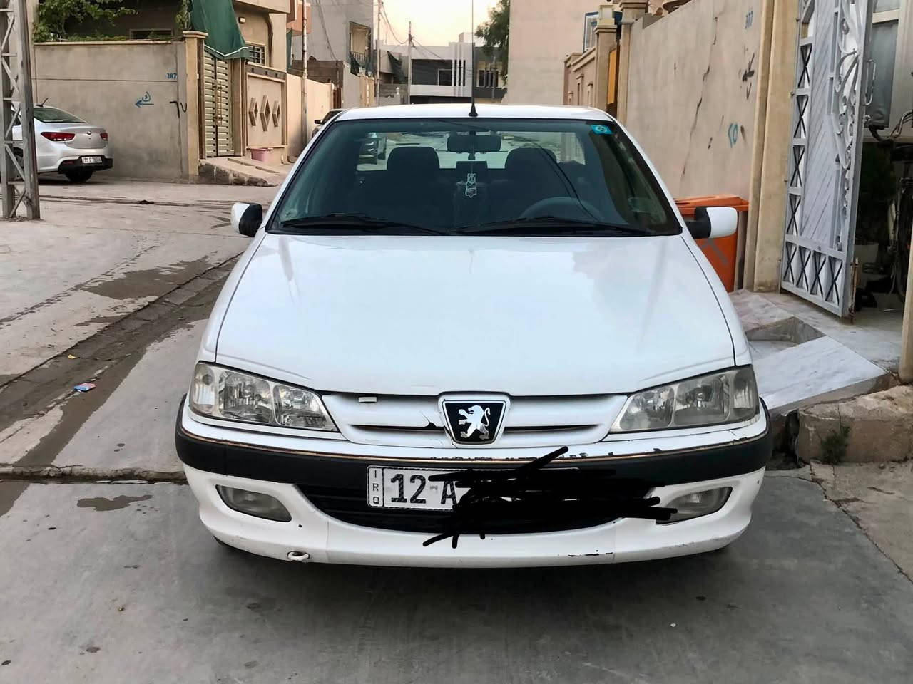 بيجو بارس للبيع 2011 بدون صبغ محرك وكير جدد كير اوتوماتيك تبريد ثلج محرك بلادي رقم انكليزي بسمي شرط التحويل سيارة جاهزة *********** السعر ٥٥ وبيها مجال
