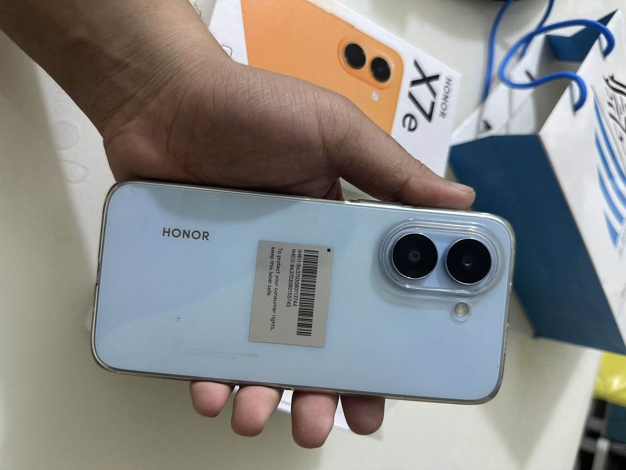 هواوي x7e بس مفتوح كارتون قفل 200 الف تفاصيل وصور كدامك وشوف اذا اكو بهيج سعر السعر قفل كلش كلش بدون اي عملة ابد شراي خاص مكاني بغداد امين ثانية 

***********

نص مكتوب في الصور:
- حول الهاتف MagicOS اسم الجهاز HONOR X7e المعالج المركزي MediaTek Helio G81 Ultra ذاكرة الوصول العشوائي ٦,٠ غيغابايت ٦,٠ غيغابايت Honor RAM Turbo البطارية mAh 7500 دقة الشاشة ٧٢0 × ١٦٠٤ وحدة التخزين الداخلية المساحة الفارغة ١٠٦,٩٧ غيغابايت الإجمالي ١٢٨ غيغابايت الموديل LAB-LX2