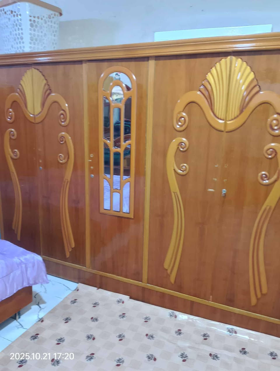 غرفه نضيفه اخو الجديد استعمال قليل6 قطع  السعر ٨٠٠وبيه مجال مكان الزبير الصحفيين ***********
