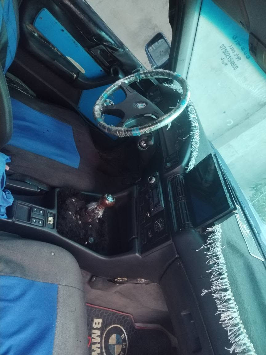 بە ناوی خودا bmw مۆدیل 1993مە کینە 520عادی گیرو مە کینەی بە شەرتی 100فیتەر دوای کەپسە سە یارەکە زۆر تنو تۆلە جام کارە بای شاشە ئای پات 4تایەو ویلی هامان 17 سە یارەکە علوجە بەشرتی ئەوی ماڵی کەس نە بیت پارەی کەسی تیا نە بیت موسو بڕاوە بەشەرت هه موو گیانی ئیش دە کات ماڵی فەقیرە بۆ معاملە تیل مە کە قفڵی قفڵی 15گڵایە قفڵی *********** فایبەر وەتس ئەپ السليمانية, العراق
