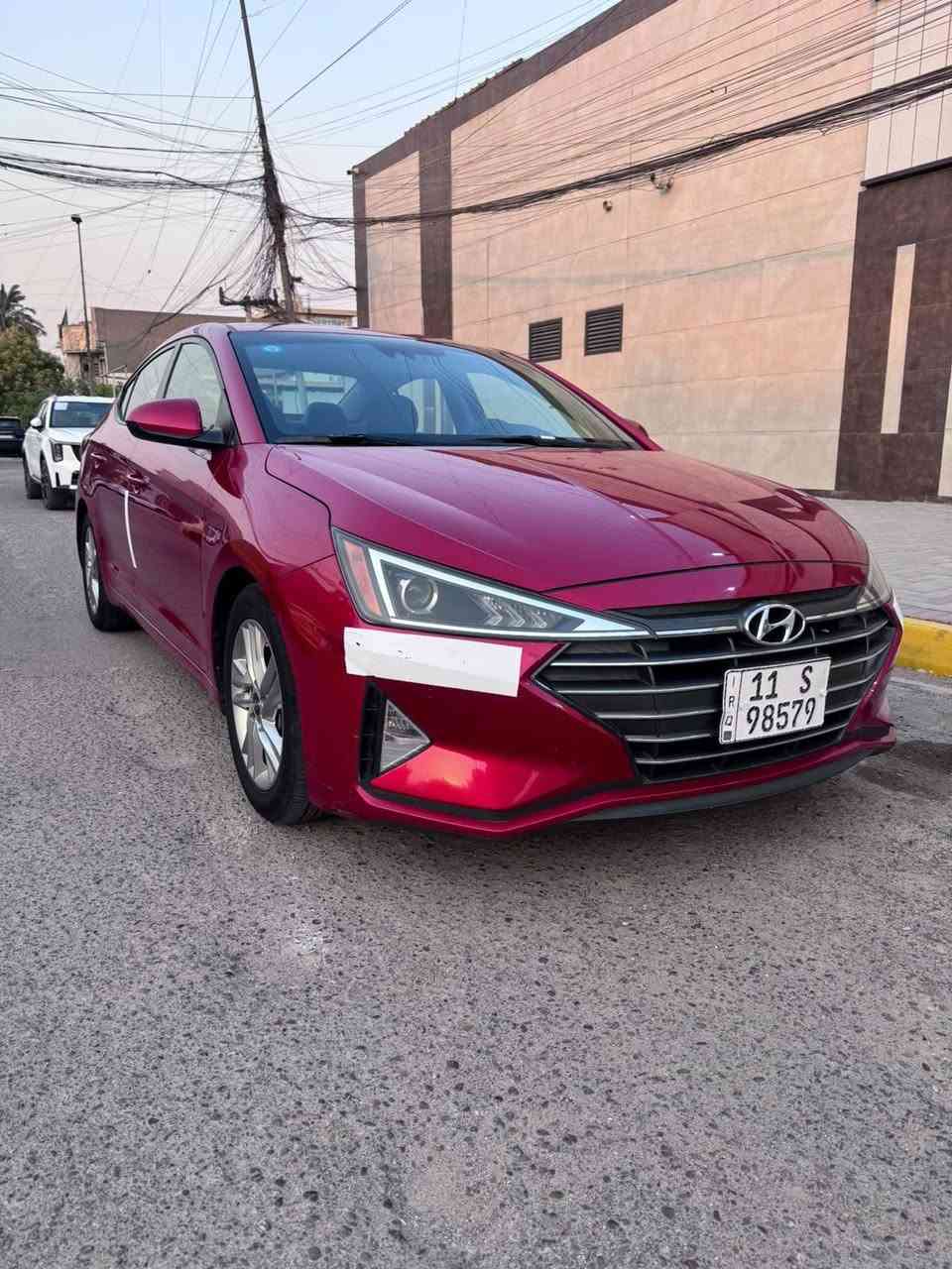 السلام عليكم للبيع هونداي النترا موديل 20 وارد امريكي حادثها بابين جهت اليمنة بدون دواخل ومبخرين صبغ بدون ضرر الجاملقين نفس الجهة اكد بدون ضرر
السيارة جديدة بل كارتون  احلة من الصور
مكينة 2000 دوش ما مفتوحة 
صدر خلفي امامي جديد تراي زيرو 
تخم تاير جديد 
السيارة على وضع الشركة وبل عافية عل ياخذها
رقم بغداد تحويل مباشر
السعر 118
العنوان بغداد شارع الاورفلي
***********

