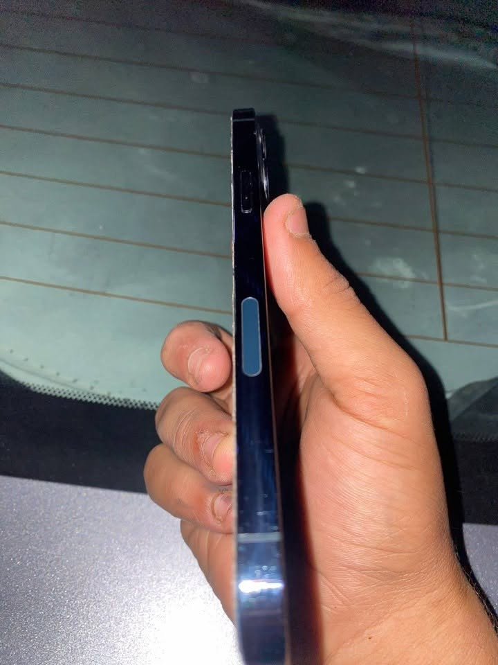 السلام عليكم ايفون 12pmo max ذاكره 256 مبدل بطاريه 78
تلفون نضافه كدامك كلشي مابي نضيف 
سعره  قفل
425 بدون عمله مكاني محموديه ناحية الرشيد 
***********
