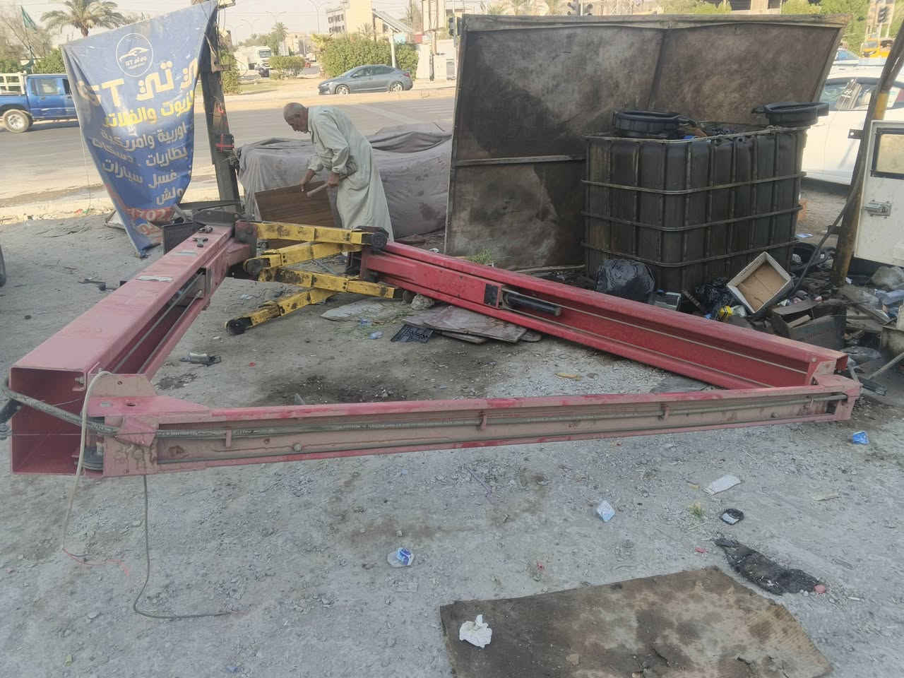 جك مقصي للبيع الارتفاع 3 متر 
نقص كم شغله بي ابيعه على هاي الحطه عنواني بغداد البلديات 
***********
