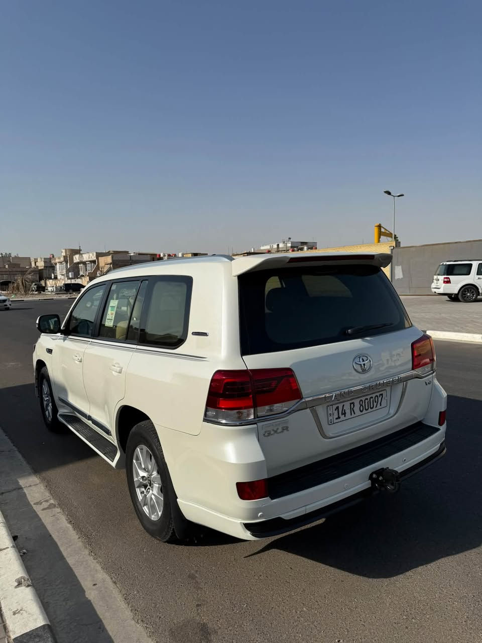 لاندكروز GXR
مديل 2017 
ماشيه 185 الف
صبغ بنيد وباب الخلفي ويوجد مكانات بارد
السعر 350$
للستفسار ***********
بيع فقط
مكان السياره البصره
