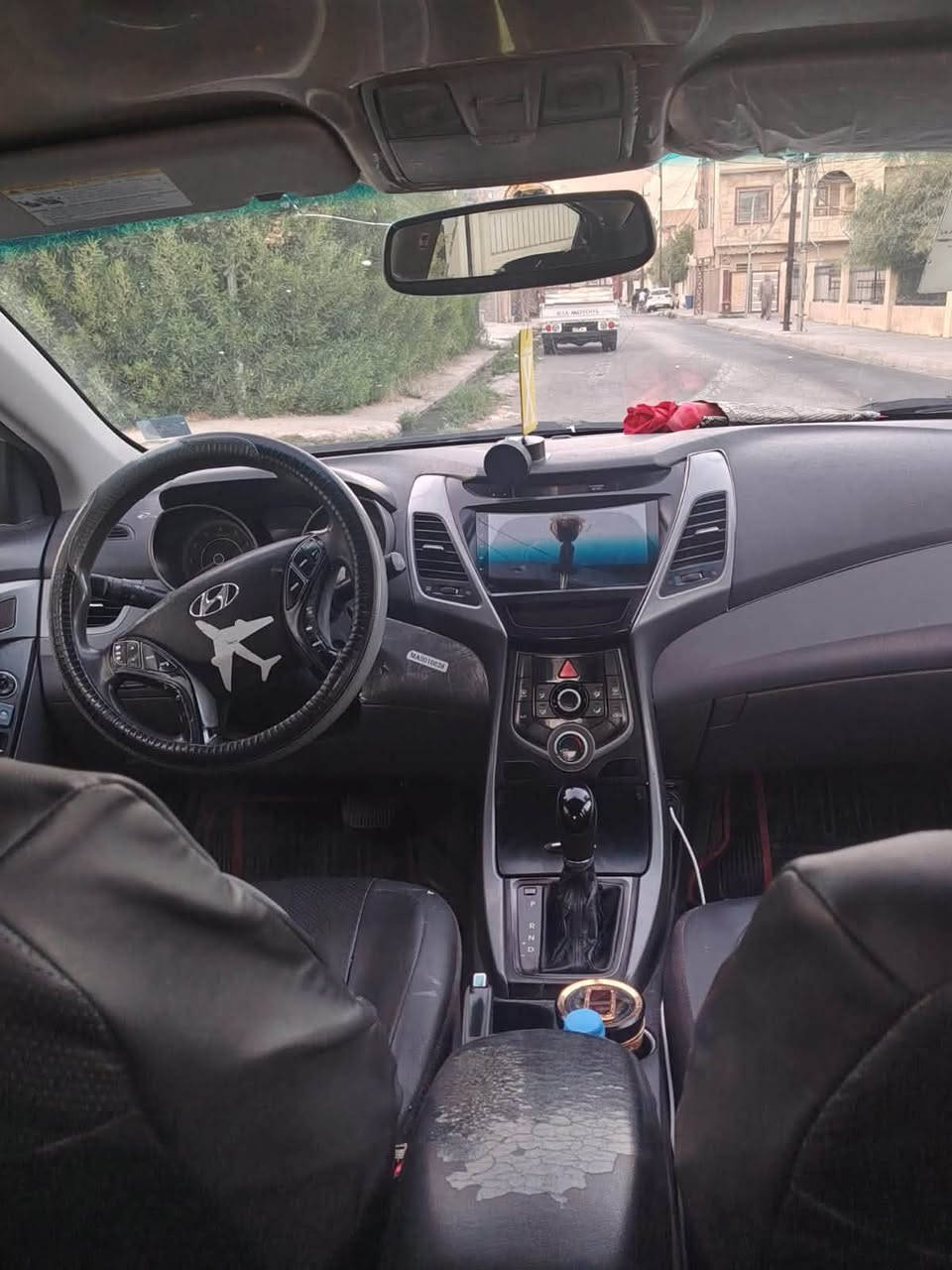 السلام عليكم الانترا للبيع رقم بغداد بسمي
وارد امريكي بدون ضرر بس  بل عراق نطخت بيدي ربع الجاملغ السياره جديده ماتصرف عليها دينار شرط من الدعاميه للدعاميه هيئا وعرامات ماعليها كلشي الساره مديل 2015 
السعر 115 وبيها مجال قلبل للتوصل ع الرقم ***********
الخاص مقفل

