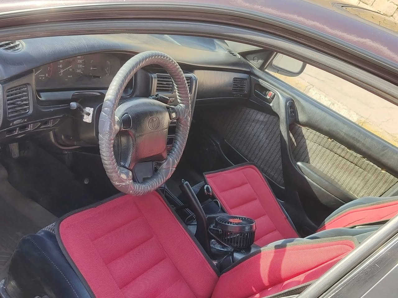 السلام عليكم ورحمة الله
تيوتا كارينا للبيع موديل 93 
محرك شرط  
كير شرط 
صبغ بلادي 
تبريد  ثلج
تدفئه شغاله 
صدر جديد 
تايرات جدد
قفل مركزي 
كهربائيات كله شغاله 

رقم صلاح الدين دولي 
سنويه  2029 
السعر 50 ورقة وبيه مجال 
 با
للاستفسار يرجى الاتصال على الرقم التالي  ***********
 العنوان صلاح الدين قضاء بيجي
