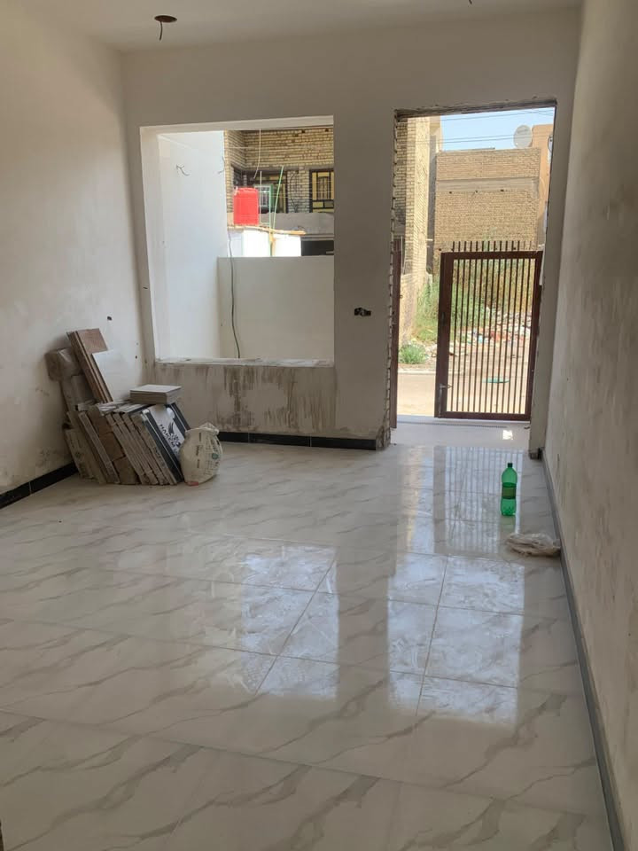 البيع بيت مساحه 83 وجها4
حي الاعلام الشباب مربع الذهبي
بناء جديد بي نواقص قليله تستلم مفتاح
 بناء درجه اولى  
طابقين 
طابق اول 
صاله ومطبخ وخدمات وغرفت نوم
طابق الثاني 
غرفتين نوم وخدمات  
اتصال ع ارقام 
***********
***********
