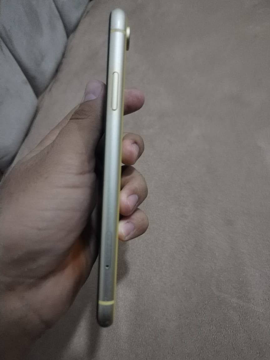 ايفون XR • ١٢٨ • بطاريه ٧٣