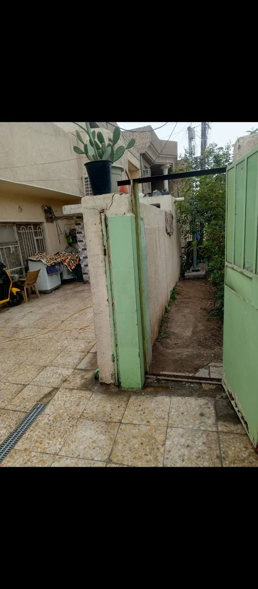 عقار للبيع  200 متر ركن طابو صرف بي اربع غرف 4في 5  واستقبال 8 فى 5  طابقين عنوان البيت البلديات حي التراث الطابو. قرب مدرسة  المختار خلف إعدادية الصناعة   للاستفسار ‏‪***********‬‏
