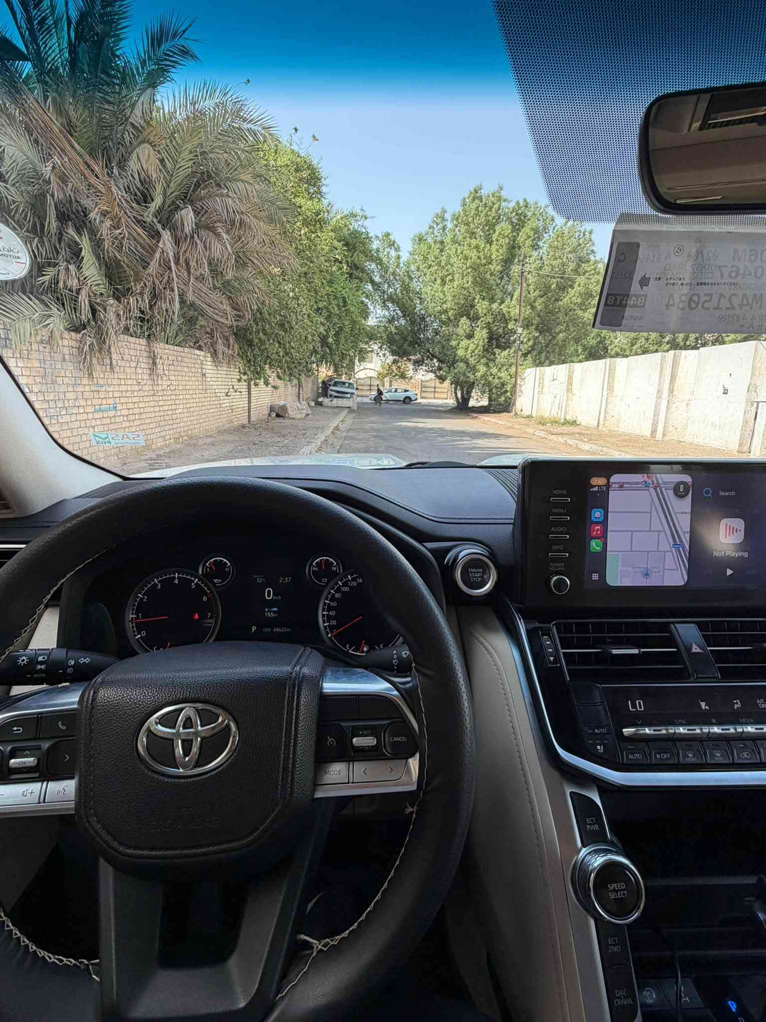 تويوتا لاندكروز GXR
موديل 2022  SAS ( ساز اصلية ام التطبيق )
رقم سليمانية 
السياره بيها بارد بخشم البنيد ع كد اصبعين بدون مداخل جوه مثل الشخط والباقي مكفول السياره بعدها بوضعية الشركة نضيفه جداً 
ماشية 68 الف
فول مواصفات 3 شاشات
V6 - 
محرك 4000
جنطة كهرباء 
كراسي كهرباء 
جلد بيجي بلادي 
طفايه 
سلايت
3 شاشات بلاديه
تشغيل  عن بعد 
السياره فول 1/1
هاتف ***********
مكان السياره بغداد
