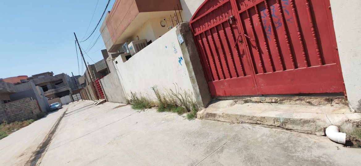 بيت للبيع
حي الملايين الثانية قرب جامع أهل القران ١٢٥ متر ركن للاستفسار ***********
