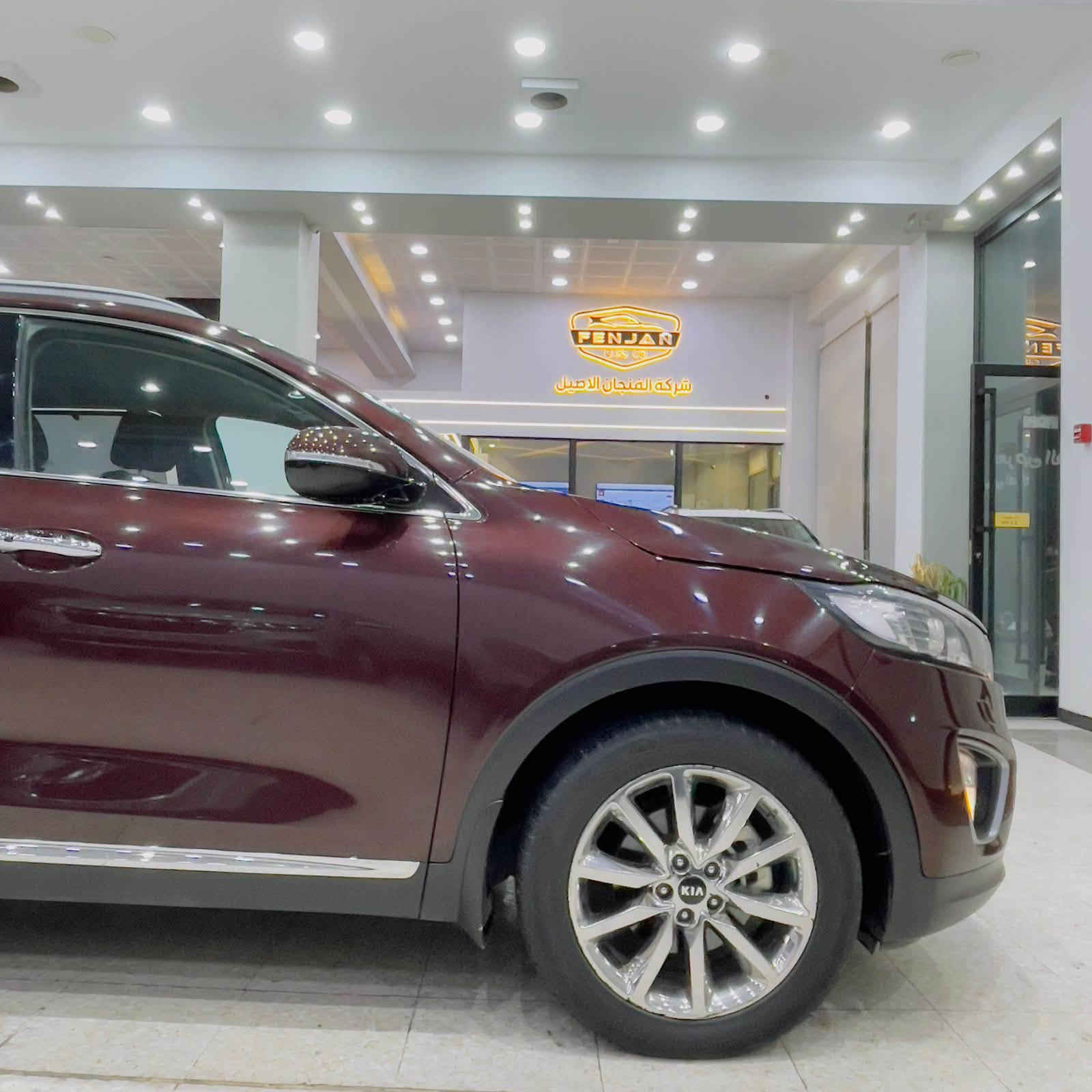 السلام عليكم  KIA Sorento  خليجي للبيع
موديل 2015 شكل ال 2016💥  7 راكب

حجم المحرك 4 سلندر 2400 دوش 

ماشيه  130KM

السيارة بحالة الوكالة ماناقصها شي 
 
رقم اربيل الجديد

كير مكينه حداديه بلاد 

تخم تاير جديد  سبير مانازل 🔥

المواصفات 

بصمه عدد 2 بصمة ابواب
لد أمامي 
تحكمات ستيرن جهتين 
مري شفط 
بردات خلفيه عدد 2 بلادي 
حساسات أمامي خلفي 
تبريد 3 قطع 
مثبت سرعة 
وباقي المواصفات المعروفه 💛

السعر 160 وبيها مجال 

المكان نجف 

للاستفسار : ***********
