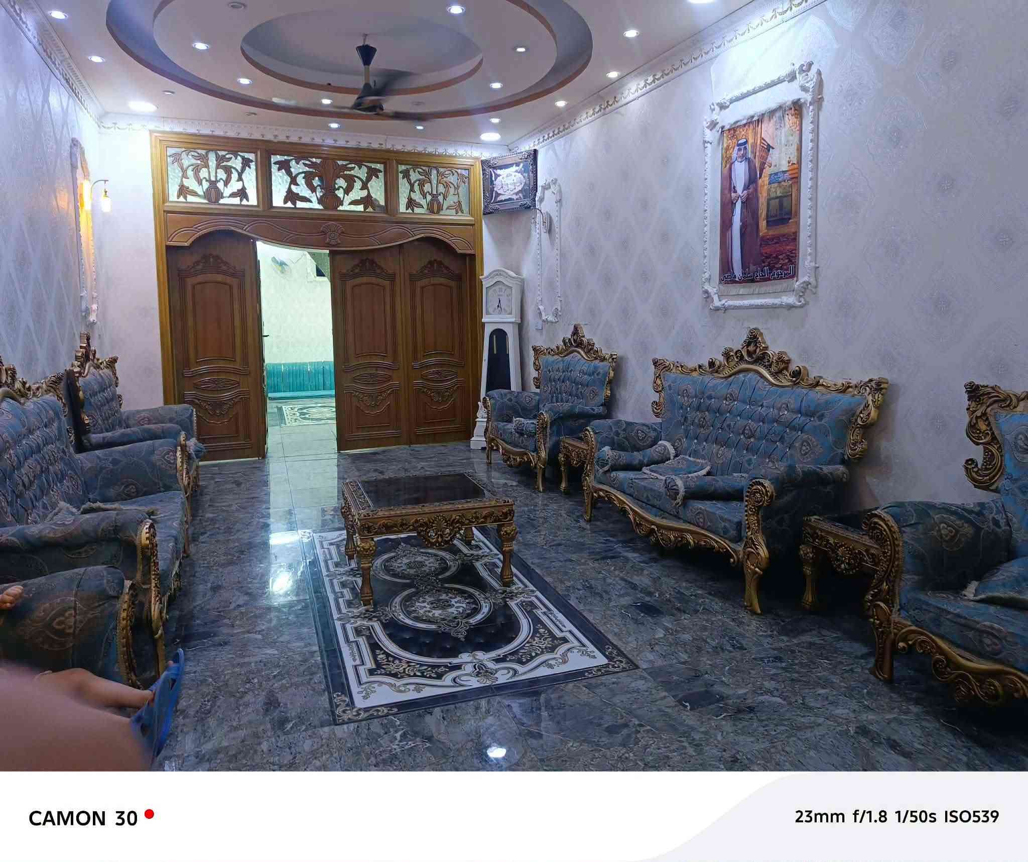 بيت للبيع مساحه ٣٢٢ م طابو زراعي سند ٢٥ بناء طابقين   جديد سنة ٢٠٢١
طابوك صب مسلح يحتوي على استقبال وصاله و ٥ غرف نوم  ثلاثة غرف اسويت ومطبخ  وصحيات  حار بارد وحديقة وكراج 
عنوان كربلاء البوبيات قرب أسواق برتقاله  سعره ٣٢٠ مليون بي مجال  قريب من الإمام ١٠ دقائق أي استفسار اتصل *********** نستقبل جميع العروض في انحاء كربلاء

نص مكتوب في الصور:
- CAMON 30  23mm f/1.88 1/50s ISO686
- CAMON 30 • 23mm f/1.88 1/50s ISO677
- CAMON 30 • 23mm f/1.88 1/50s ISO256
- CAMON 30
- 23mm f/1.8 1/50s ISO751
- CAMON 30 23mm f/1.8 1/50s ISO539