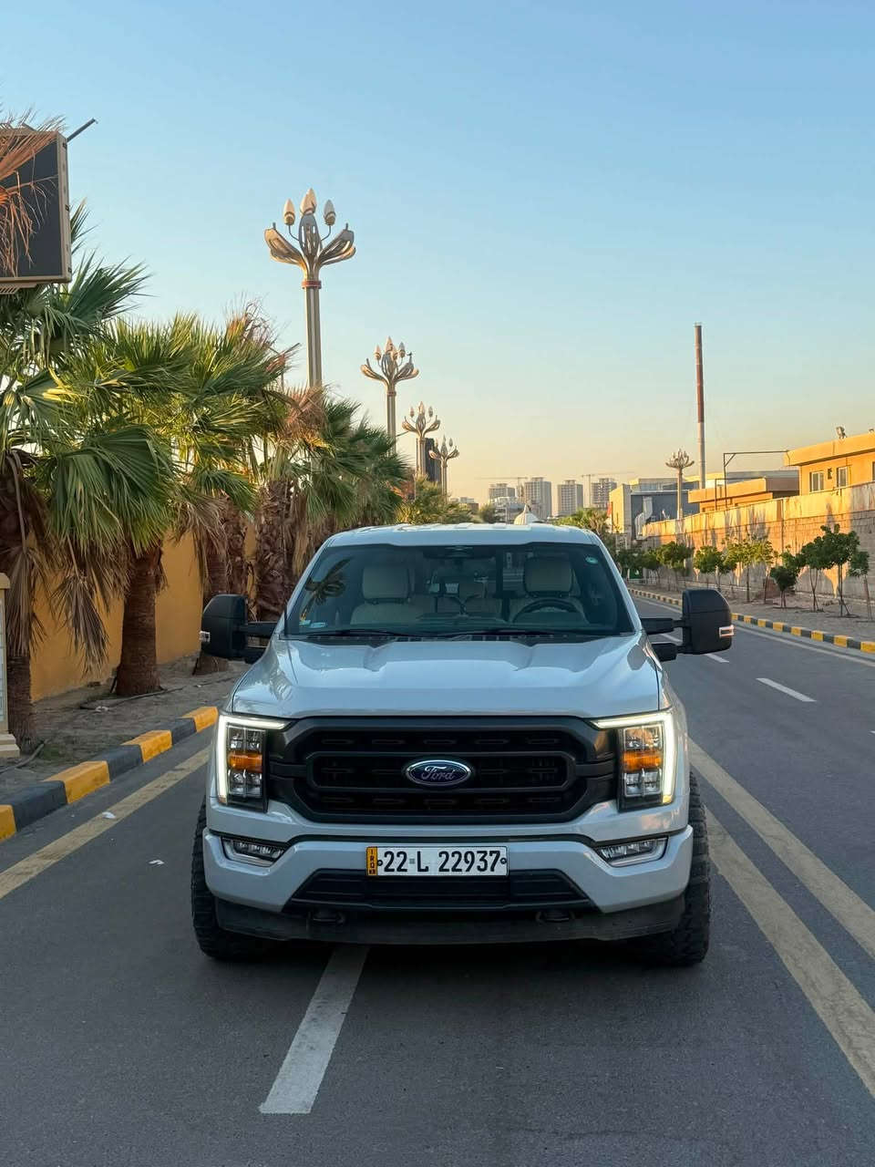 السلام عليكم 
فورد F-150 2023 للبيع 
اللون سموك المميز السياره فئة الـ 75 عام مواصفاتها معروفه فول عدى البنوراما محرك 5.0 كير طرح 10 نمر باب طويل بدي قصير ارغب شي بيها السياره من امريكا ماشيه 24 الف وهسه ماشيه 33 الف كلش قليل ماشيه بالعراق وكلش جديده السياره نضيفه ومعتني بيها لا شخوط لا رصعات 
حادث السياره بابتين فقط صبغ الباقي كفاله لا شواصي لا لغود كير محرك كفاله السياره مبرمجة يم كراج 4Brother طلال سيفتي واداء عليها تايرات ووياله اصليات بـ 15 ورقه السياره بدون نقص متصرف عليها ربع دينار رايدها بـ 315 ورقه وبيها مجال للطيبين
***********
