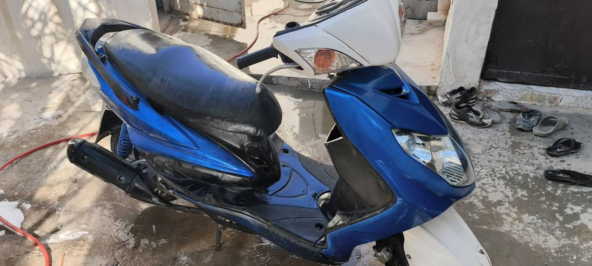 سلام عليكم دراجه سكنس فحل ياباني الدراجه خير من الله مكينه ناعمه ما تسمع صوته مكفوله كهربائاته كله شغال السعر ٥٢٥ و بيه مجال مكاني بهرز تعال افحص الرقم ***********

