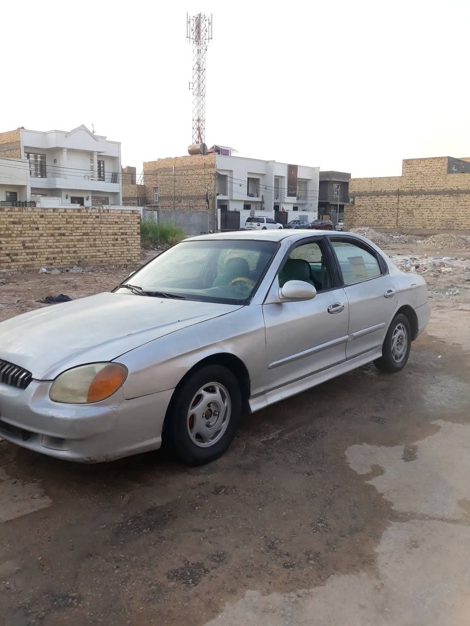 السلام عليكم للبيع سوناته موديل 2000سياره جديده مكينه كير حداديه تخم تاير ويل كب مسجل سستم شاشه رقم مثنى الماني تحويل مباشر مكاني ديوانيه السعر ٢٧ وبيهه مجال رقم تلفون ***********

