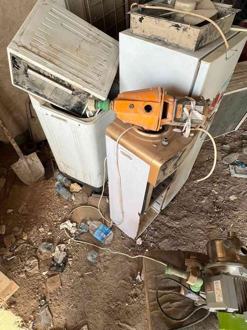 للبيع وايرات وألمنيوم ميوزه شباك والبقيه موضحه مكان كربلاء  الاتصال فقط ***********
