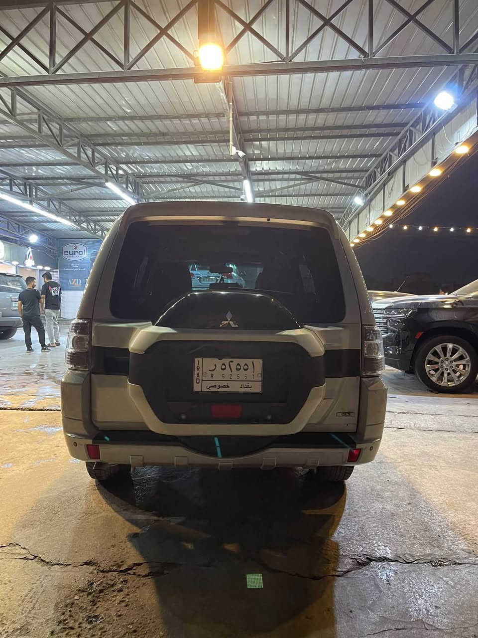 السلام عليكم ورحمة الله 

🚙 باجيرو حبتور 2014 خليجي – فول مواصفات

🔹 فتحة سقف
🔹 6 سلندر
4X4🔹
🔹 داخلية جلد
🔹 كراسي كهربائية
🔹 7 راكب
🔹 إشارة بلمري
🔹 مرايات شفط
🔹دمام 
🔹منضومه زنون 
🔹كشافات ضباب 
🔹 جاهزة للأخير
🔹 كير ومحرك وتبريد حدادة
ما ناقصها شي، والسيارة جاهزة للاستخدام

📍 مكان السيارة: بغداد تحويل مباشر 
📞 للاستفسار: ***********
