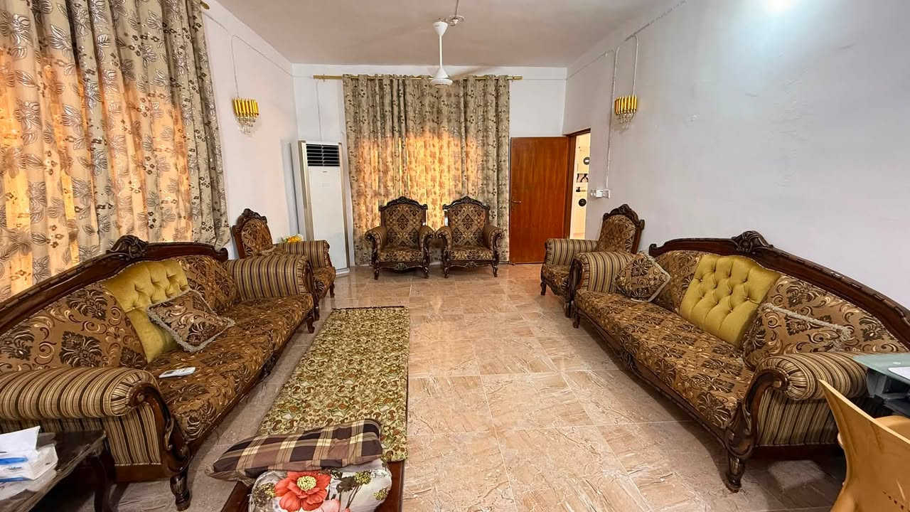 سلام عليكم 

للبيع اثاث ديوان + اثاث ملكي 
السعر خاص 
📞*********** فقط واتس اب هذا الرقم 
📞 *********** اتصال 
مكان محافظة ديالى
