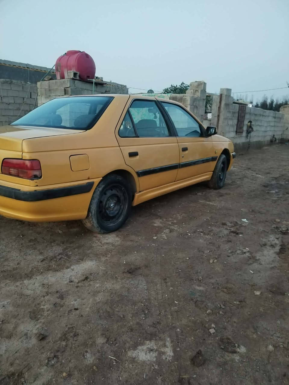 بيجو بارص ١٥ كير ومحرك وتبريد مكفول والكشر كدامك رقم واسط تحويل مباشر السعر ٣٣ وبيها مجال وسنويه ساقطه من شهر الواحد وعليها 200 غرامه عليها
***********
