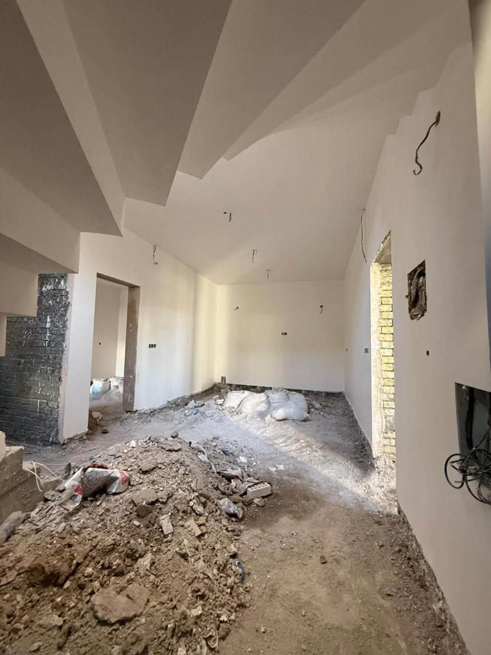 السلام عليكم 
كادر خلفات جص وبورك 
شغل هندسي مبيت نفس الموقع 
***********
