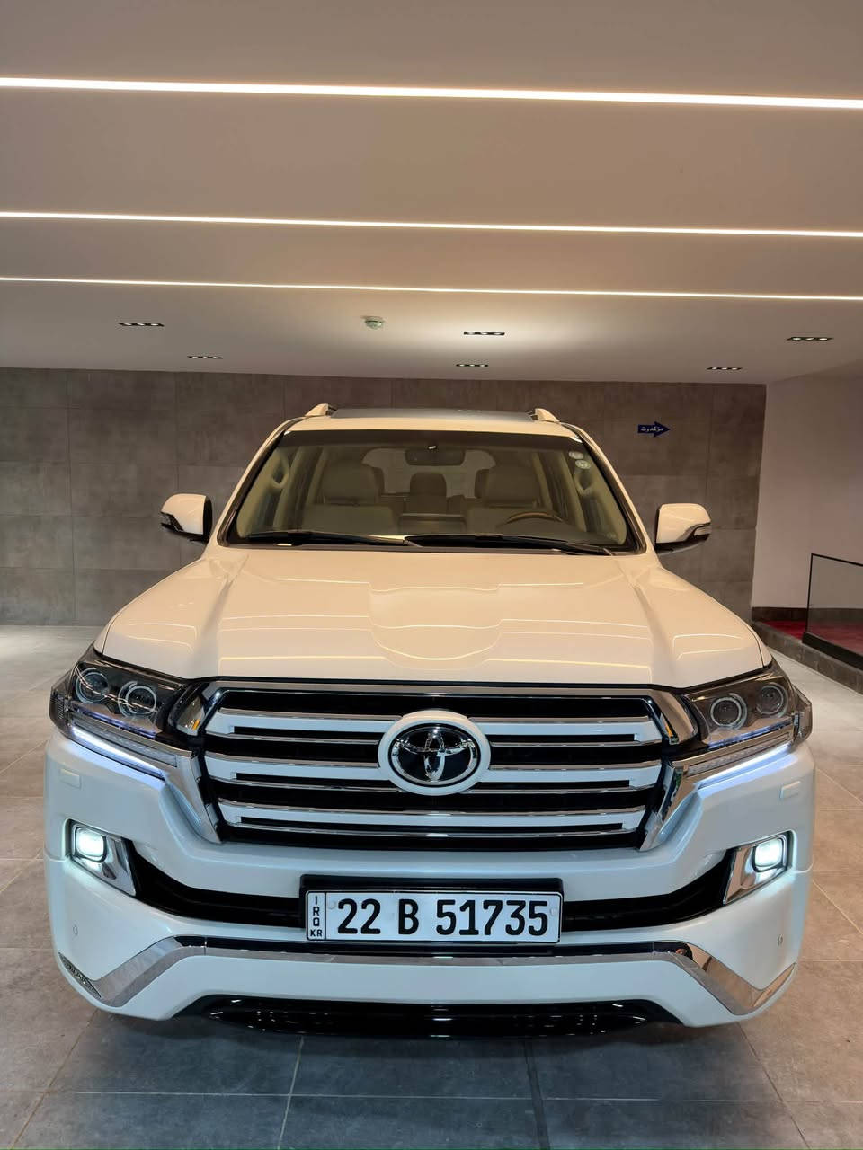 لاندكروزر V8 • ٢٠١٨ • ٩٨٠٠٠ كم