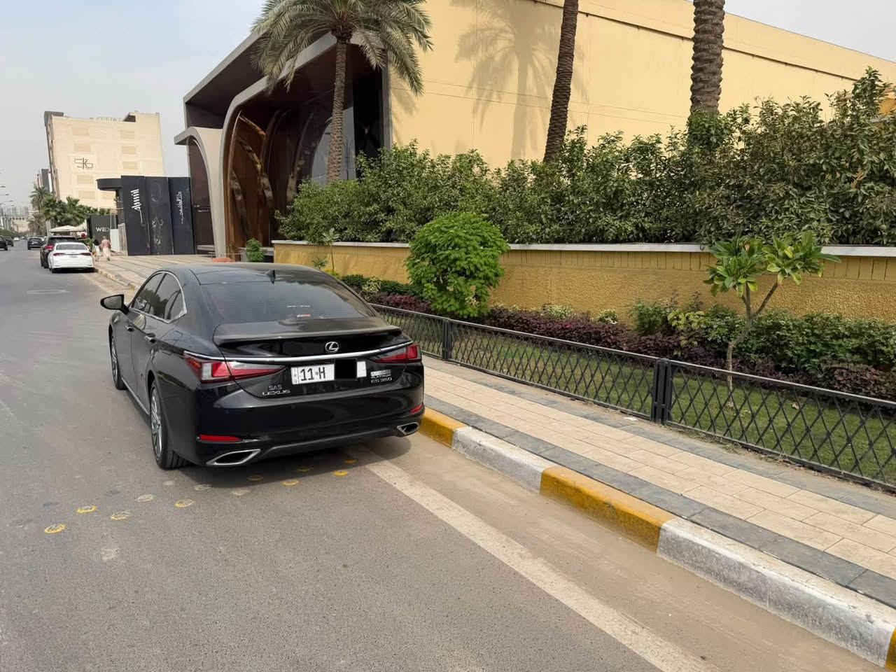 لكزس ES350 بلاتينيوم • ٢٠٢٤ • رقم بغداد