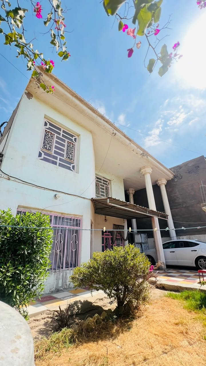 🚫🚫 للبيع 🚫🚫 للبيع 🚫🚫

🏘️دار للبيع طابقين — طابو صرف 

تحويل مباشر من صاحب البيت 

🏚️ المساحة — 300 متر 

تفاصيل البيت // حديقة مجاور البيت 80 متر 

الطابق الأرضي // استقبال - مطبخ - صالة - غرفتين - وصحيات 

الطابق الأول // صالة - غرفتين - مطبخ - صحيات 

🛤️الموقع // ناحية ابي غرق - حي الجواد - على الشريط

 يبعد عن الشارع 20 متر 

الخدمات // ماء - كهرباء- تبليط 

💰السعر مناسب جدا جدا جدا 

للاستفسار مراسلة الصفحة او اتصال 

*********** بيه واتساب
