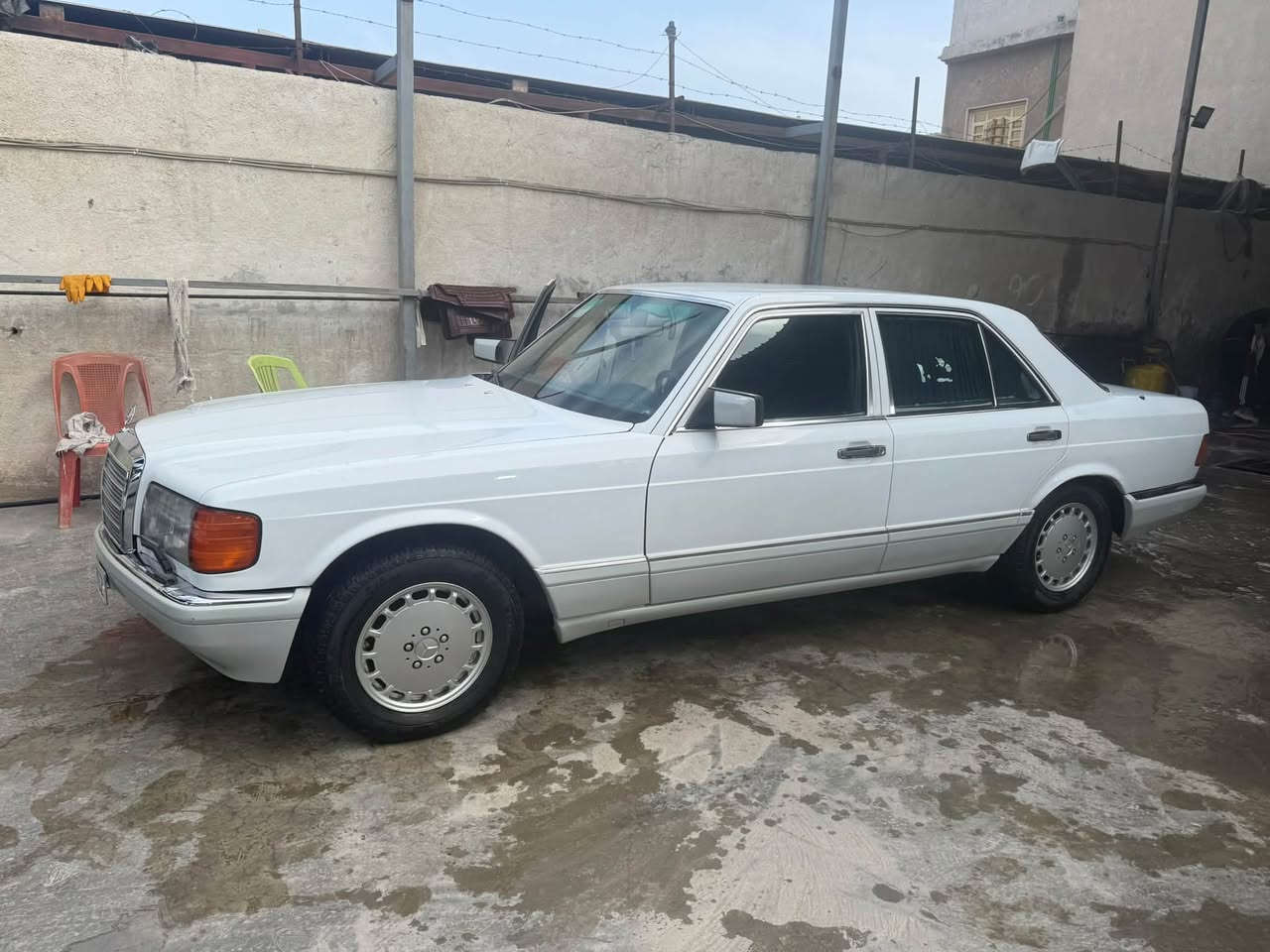 السلام عليكم للبيع
مارسيدس رئاسي300se 

موديل 1986السياره جديده 

السياره بيها اماكن صبغ مو عام 

مكينه وكير بشرط 

فول مواصفات كولشي شغال بيها 

تبريد فتحه كهربائيات كله شغاله

بأسمي السياره الاستفسار 

بغداد المحموديه 

+964 771 067 3096
