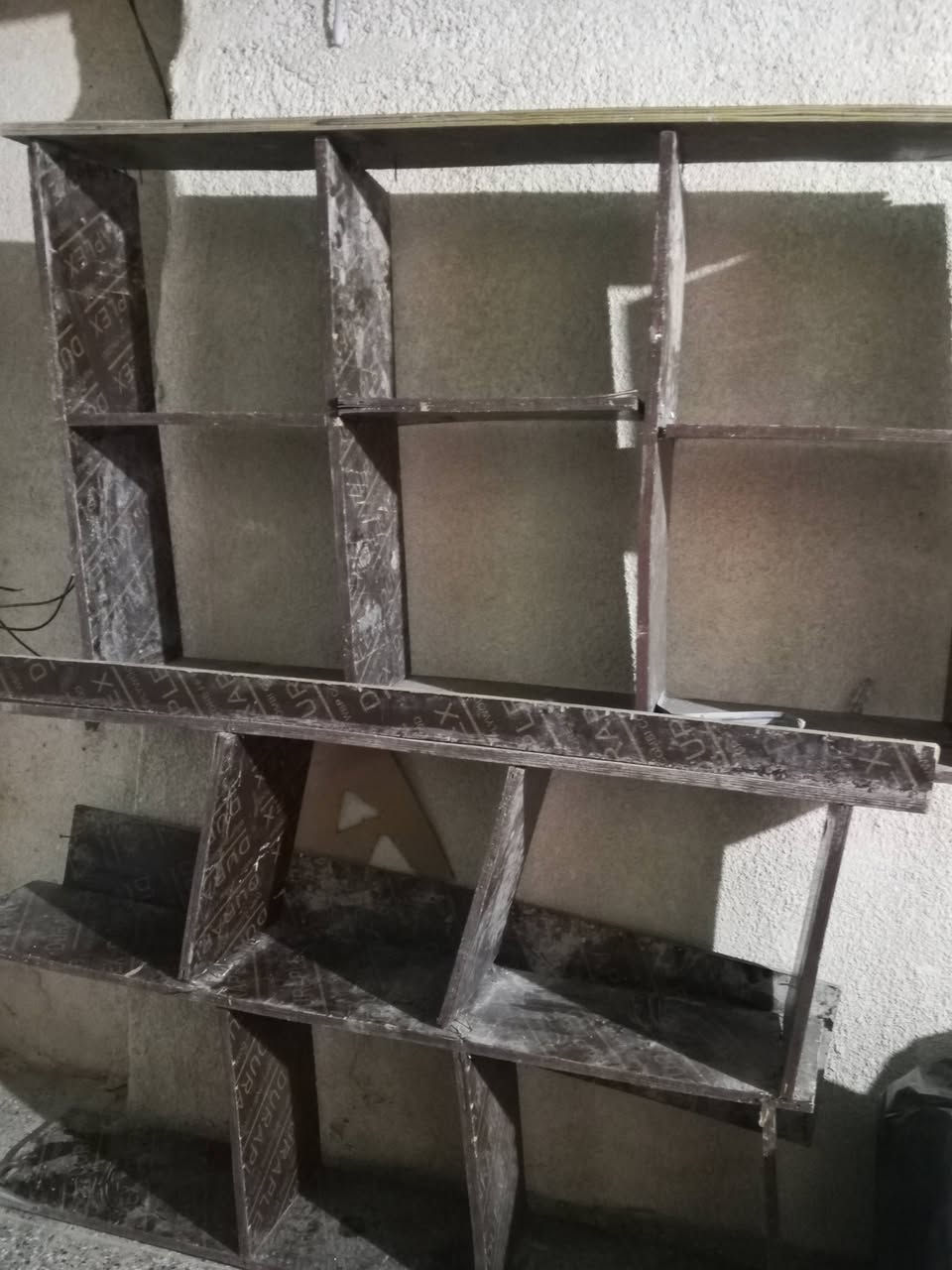 رف محل لبيع سعر 40وميز مبرده حديد لبيع 20 عنوان رضويه مقبل جسر  رقم الهاتف ***********
