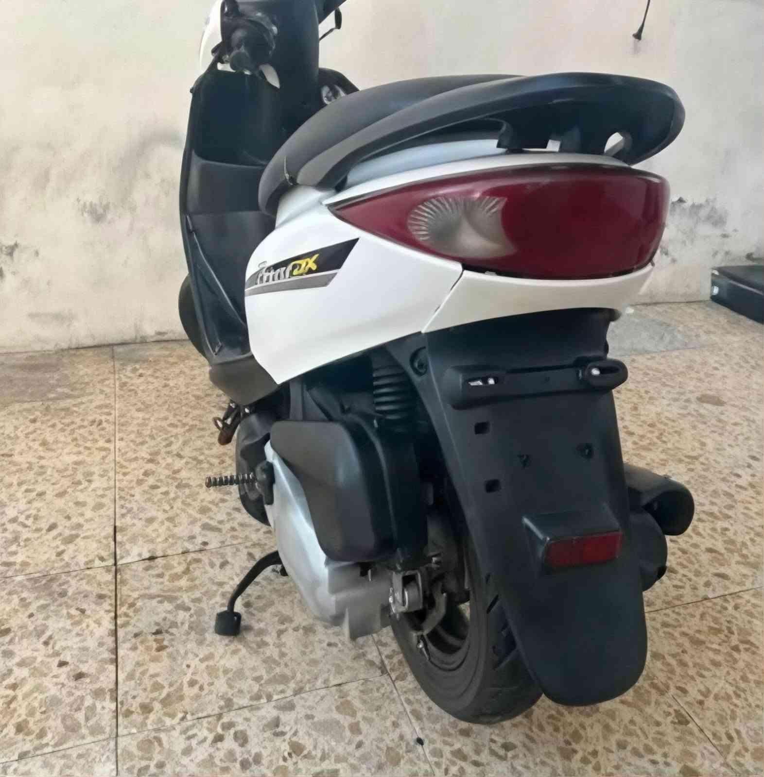 دراجة بريز 
نضيفة مكفوله مكينه 
تجي وتشوف بعينك 
السعر ب٦٠٠ 
تواصل على رقم ***********
مكاني بغداد حي اور
