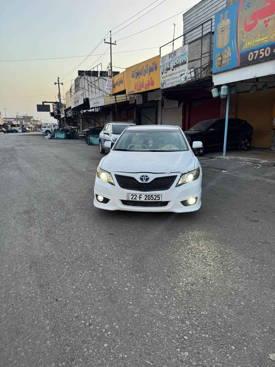 بسميلله رحمانه رحيم 
توێتە کامری مۆدێل 2007 بەس سرایت نیە سەیارە کە سەیارەیەکی زۆر جوان و خاوێنە چوار پارچەی هەیە 
شوێن :هەولێر 
ژ.م:*********** أربيل, العراق

نص مكتوب في الصور:
- ***********
