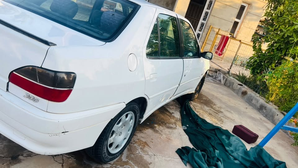 السلام عليكم
بيجو للبيع موديل 2002 تدفئة و تبريد 
وهزة جديدة  تريد وكالة تريد تحويل  
رقم بغداد ***********
