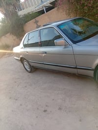 بي ام 735 • ١٩٨٨ • مكينة ٣ ونص