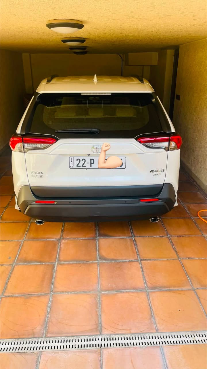 السـلام✋🏻عليـكم
تويوتا RAV4
موديل 2025
شركة ساز
تحكمات مقود 
تبريد قطعتين
فور ويل 
تشغيل عن بعد وبعد بيها مواصفات 
السيارة مكفولة صبغ بارد 
ماشية 17800قبل للزيادة 
السعر 305$
يعني 3دفاتر و5
مكان السيارة بغداد الحارثية 
***********
***********
