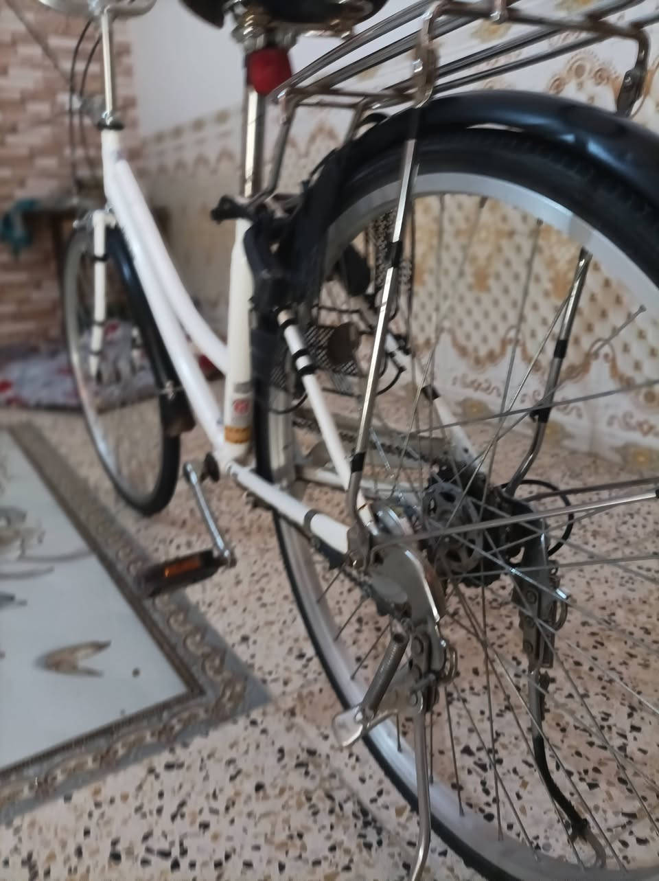 سلام عليكم شباب باسكل بطه للبيع  حجم 26الباسكل نضيف كدامك تجي تشوفه كير بريكات امامي خلفي شغالات داينمو يشغل كلوب قوي الباسكل نضيف كلشي ما بي سعر 80او او بي مجال المكان حله قرب جامعت بابل  للستفسار ***********او مراسلت الصفحه
