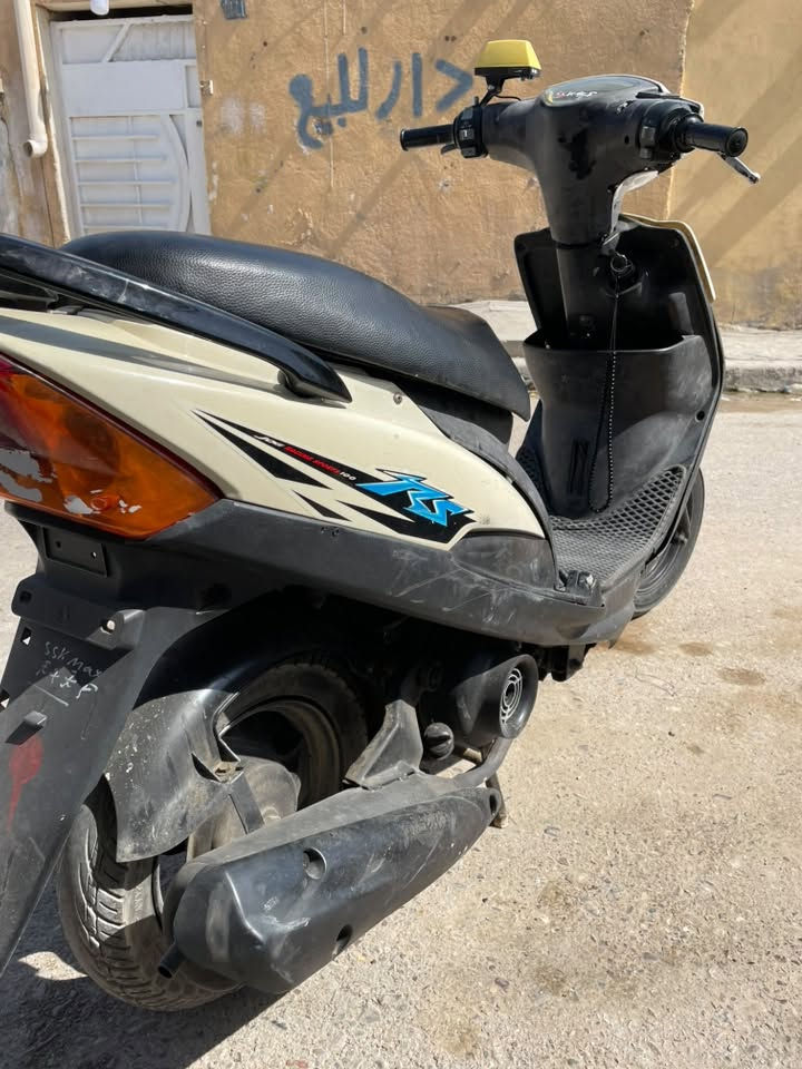 دراجه ماكس عدله مكينه مجفته صار 3 اشهر مكينه حلوه وناعمه لقطع لغيار دبلات امامي بلادي ماشه بلادي وليست تجاري كابريتر اصلي وليست تجاري دراجه حلوه ونضيفه مرتبها ع ايدي سعر 500الف وبيها مجال *********** بيها مجال شي بسيط
