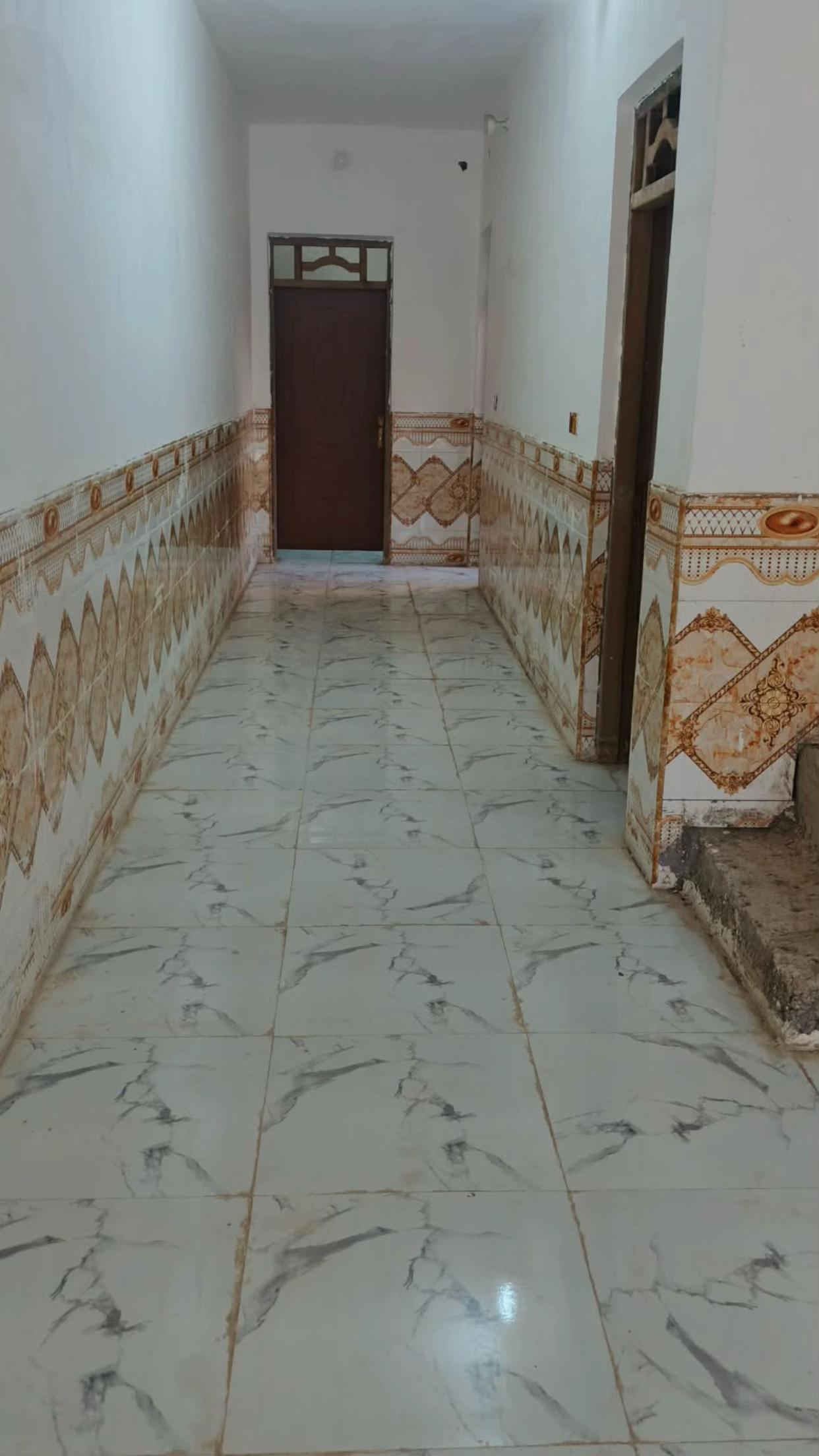 بيت للإيجار العنوان: ميسان . حي العسكري خلف مدرسة الحشد / دوانم لازم الزراعي   المساحة : 150متر متكون من : استقبال صحيات حمام وغرف عدد ٢ومنور وساحة صغيرة ومطبخ وصاله سعر الايجار :  225 الف ***********
