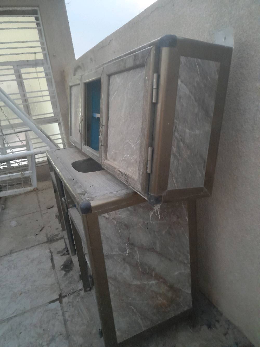 كاونتر نضيف مستعمل وسعره بي مجال،المكان الغزالية