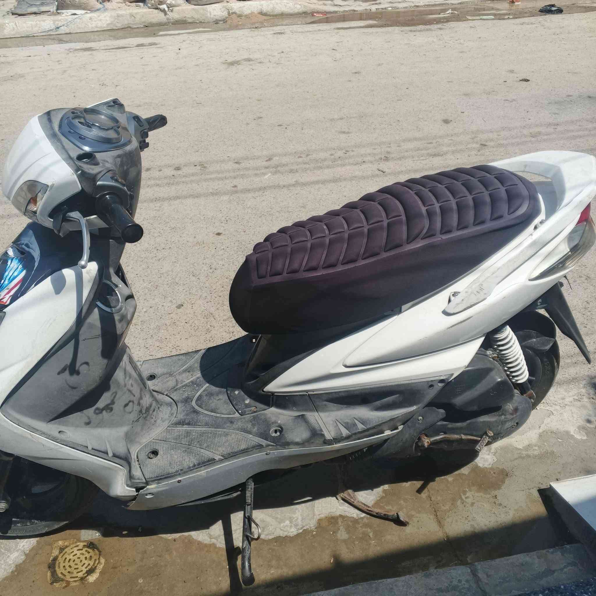 سلام عليكم من رخصة مدير الكروب دراجة سكنس فحل كابريتر كفالة نقص بس تريشة البصفحة مكان بغداد الحسينية رقم***********

