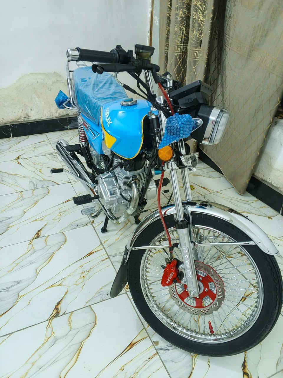 سلام عليكم دراجه للبيع مديل2027 مكنيه2025
دراجه سكنر بعده سحك ماشيه 66كيلو متر 
المكان.. ناصريه.. فضاء.غراف ول مو شراي لايدك ***********
